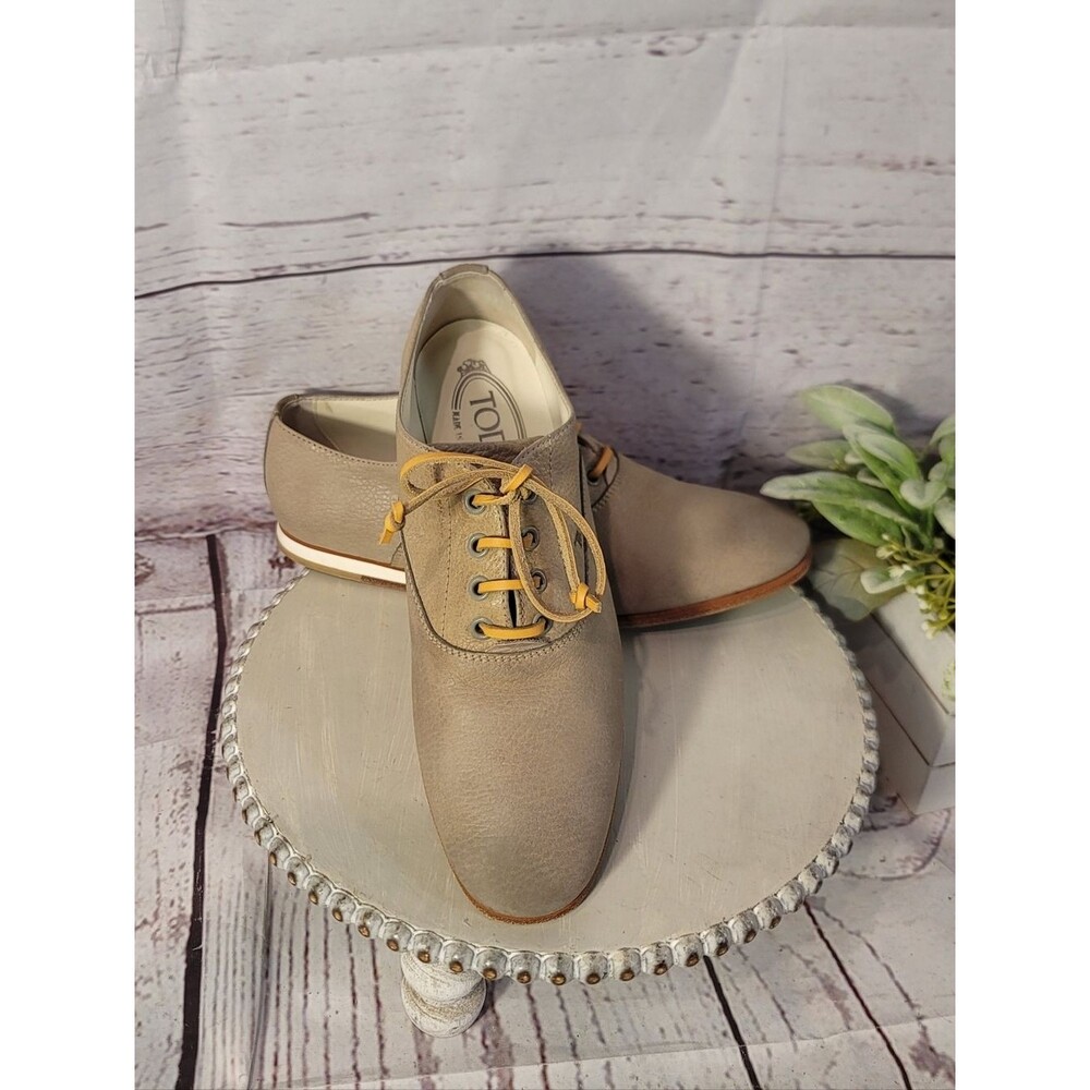 Tod's Women's Beige/Taupe  Oxford Lace-Up Shoes | Size 39EU/8.5US. Made in Italy